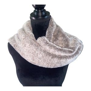 Emanuel Geraldo Womens Faux Fur Infinity Wrap Tan Cream